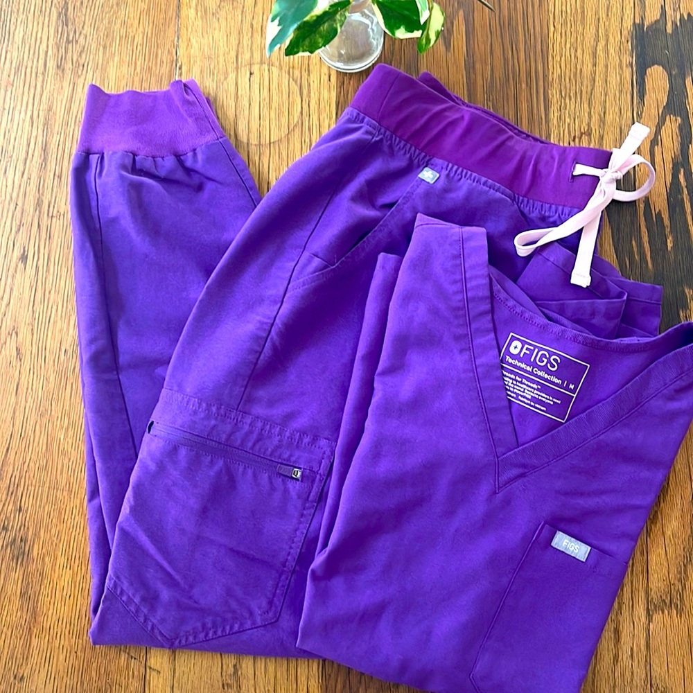 Figs Medium Regular Ultra Violet Zamora Joggers and Medium Catarina set💜